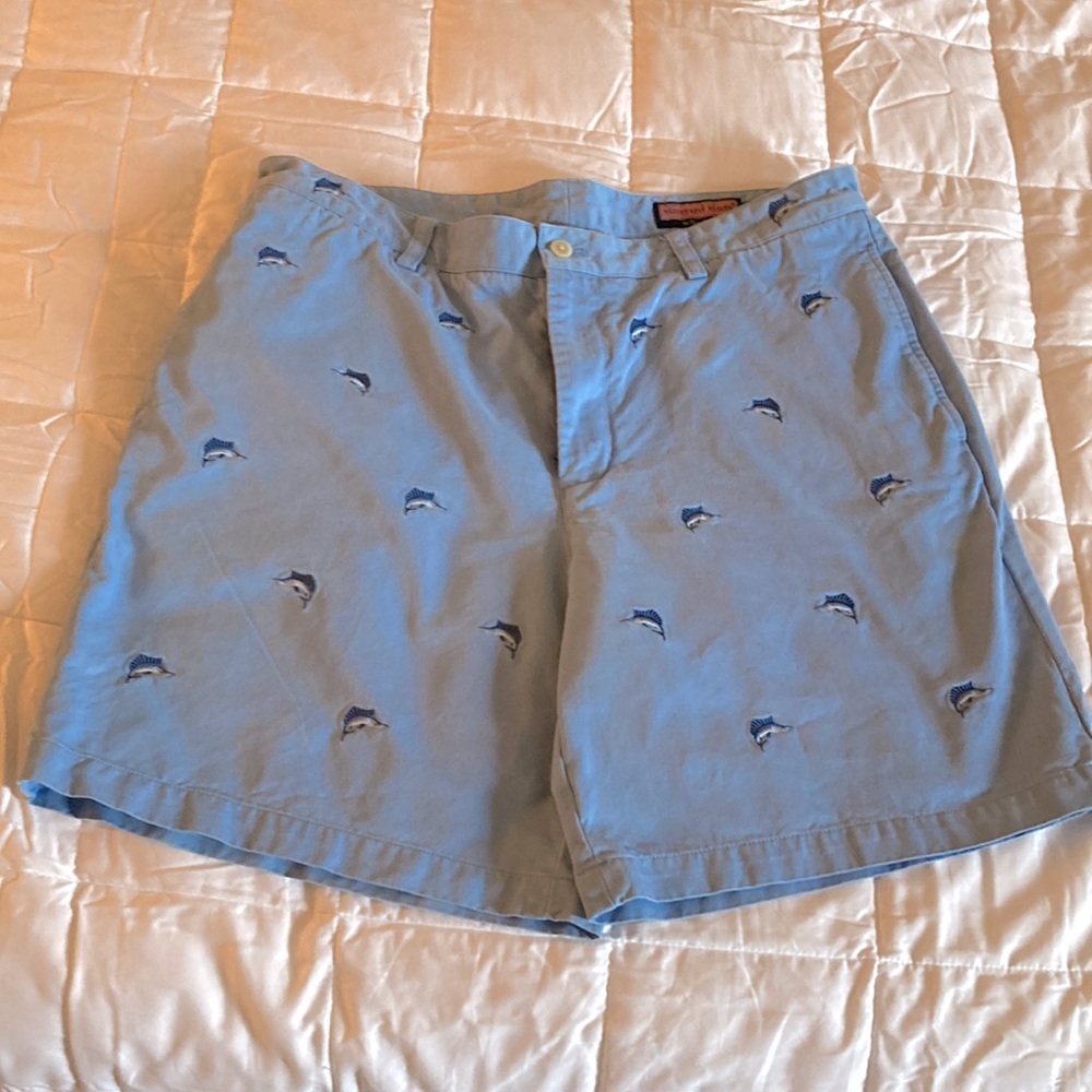 Vineyard Vines 7” embroidered shorts, men’s size 36” waist